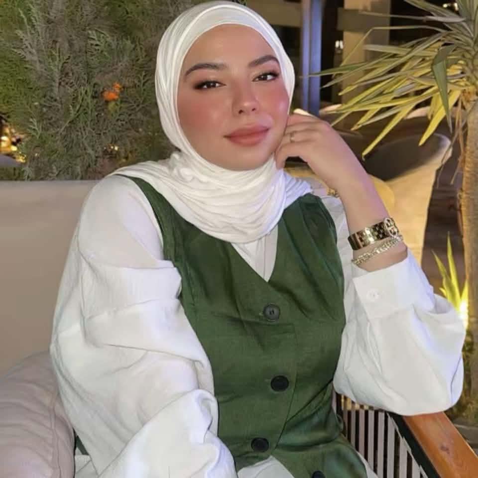 Rehab, Egyptian Arabic teacher